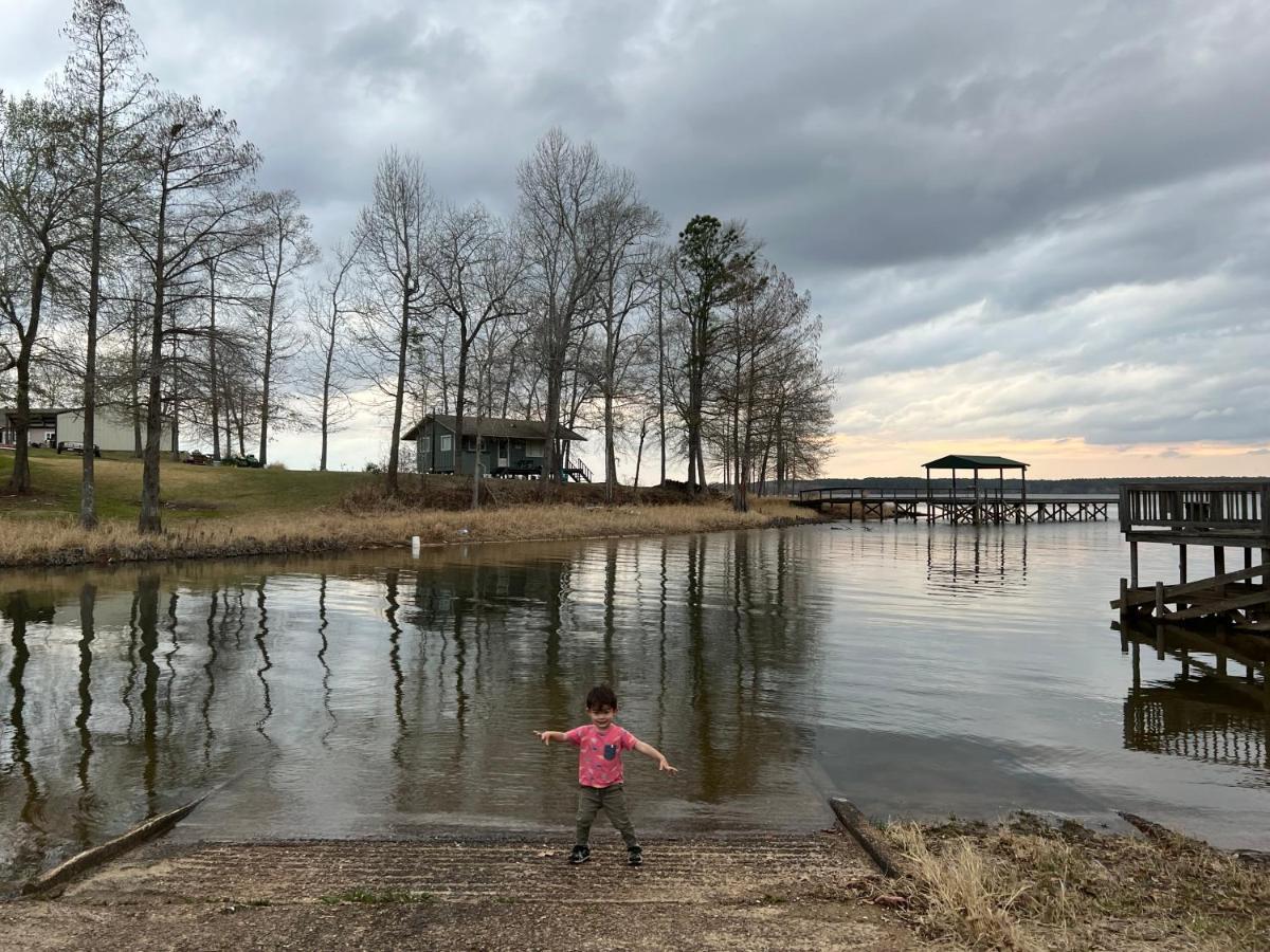 Driftwood Inn And Lodge By The Lake Zwolle Exteriér fotografie